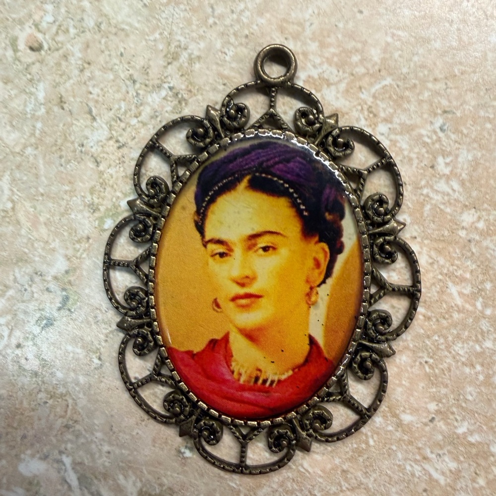 Vintage Style Frida Kahlo Pendant Necklace Pendant